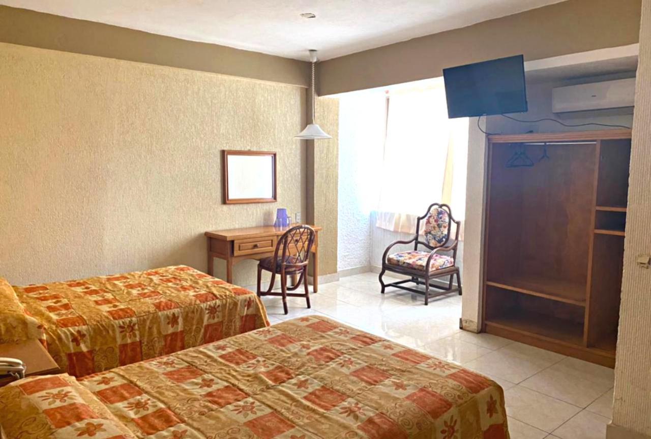 Hotel Sol Del Pacifico Lázaro Cárdenas Buitenkant foto