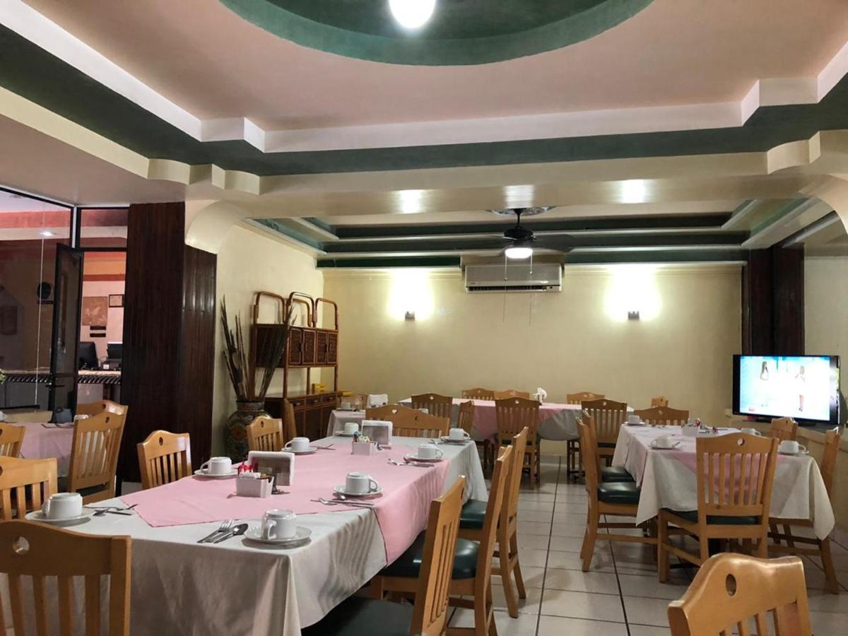 Hotel Sol Del Pacifico Lázaro Cárdenas Buitenkant foto